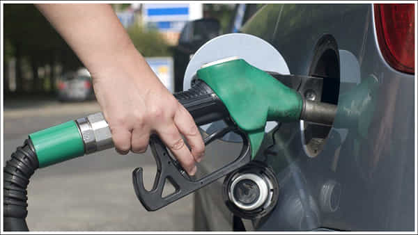 Petrol Price: పెట్రోల్ ధర అత్యధికంగా ఉండే ఈ 10 దేశాలు.. ఇక్కడ లీటర్కు రూ. 242