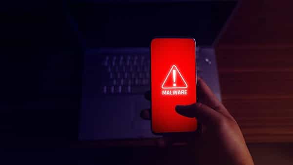 Malware Attacks: మొబైల్స్పై పెరిగిన మాల్వేర్ దాడులు.. సంచలన నివేదికలో నివ్వెరపోయే వాస్తవాలు