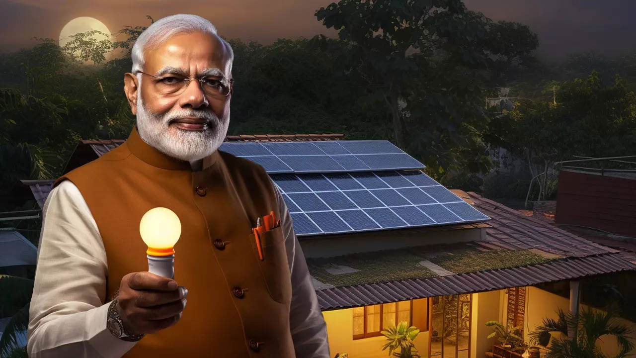  PM Surya Ghar: Muft Bijli Yojana: కాలుష్యాన్ని తగ్గించడానికి, సహజ వనరుల క్షీణతను నివారించడానికి కేంద్రంలోని నరేంద్ర మోదీ ప్రభుత్వం.. గ్రీన్ ఎనర్జీ వినియోగాన్ని ప్రోత్సహించడంపై దృష్టిసారించింది. దీని కింద.. ఇప్పటికే సోలార్ రూఫ్‌టాప్ పథకాన్ని దేశవ్యాప్తంగా ప్రభుత్వం అమలు చేస్తోంది. ఇందులో భాగంగా వినియోగదారుల ఇళ్ల పైకప్పులపై సోలార్ ప్లేట్లను అమర్చనున్నారు. దీనిద్వారా వారు సౌర విద్యుత్తును వినియోగించుకోవడంతోపాటు.. కరెంటు బిల్లులు భారం కూడా తగ్గుతుంది. అయితే, సౌర విద్యుత్‌ వినియోగాన్ని మరింత విస్తరించి సామాన్య పౌరులపై కరెంట్ ఛార్జీల భారం తగ్గించడం కోసం కేంద్ర ప్రభుత్వం.. ‘పీఎం సూర్య ఘర్‌: ముఫ్త్‌ బిజ్లీ యోజన’ పథకానికి శ్రీకారం చుట్టినట్లు ప్రధానమంత్రి నరేంద్ర మోదీ తెలిపారు. ఈ స్కీమ్‌తో దేశవ్యాప్తంగా కోటి ఇళ్లకు నెలకు 300 యూనిట్ల వరకు ఉచిత విద్యుత్‌ అందించాలని లక్ష్యంగా పెట్టుకున్నట్లు మోదీ వెల్లడించారు. ఇందుకోసం pmsuryaghar.gov.in వెబ్‌సైట్‌లో దరఖాస్తు చేసుకోవాలని సూచించారు. అయితే, సోలార్ రూఫ్‌టాప్ పథకం కోసం ఎలా దరఖాస్తు చేసుకోవాలి.. ఏ విధంగా దానిని పూర్తిచేయాలి అనే వివరాలను ఇప్పుడు తెలుసుకోండి.