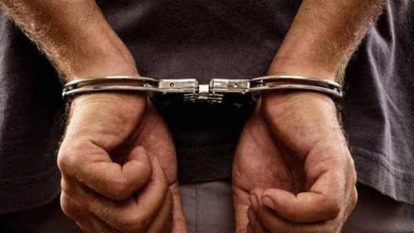 Hyderabad: పెళ్లి పీటలు ఎక్కబోయే డ్రైవర్ను కటకటాలకు పంపిన పోలీసులు.. విషయం తెలిసి అంతా షాక్!