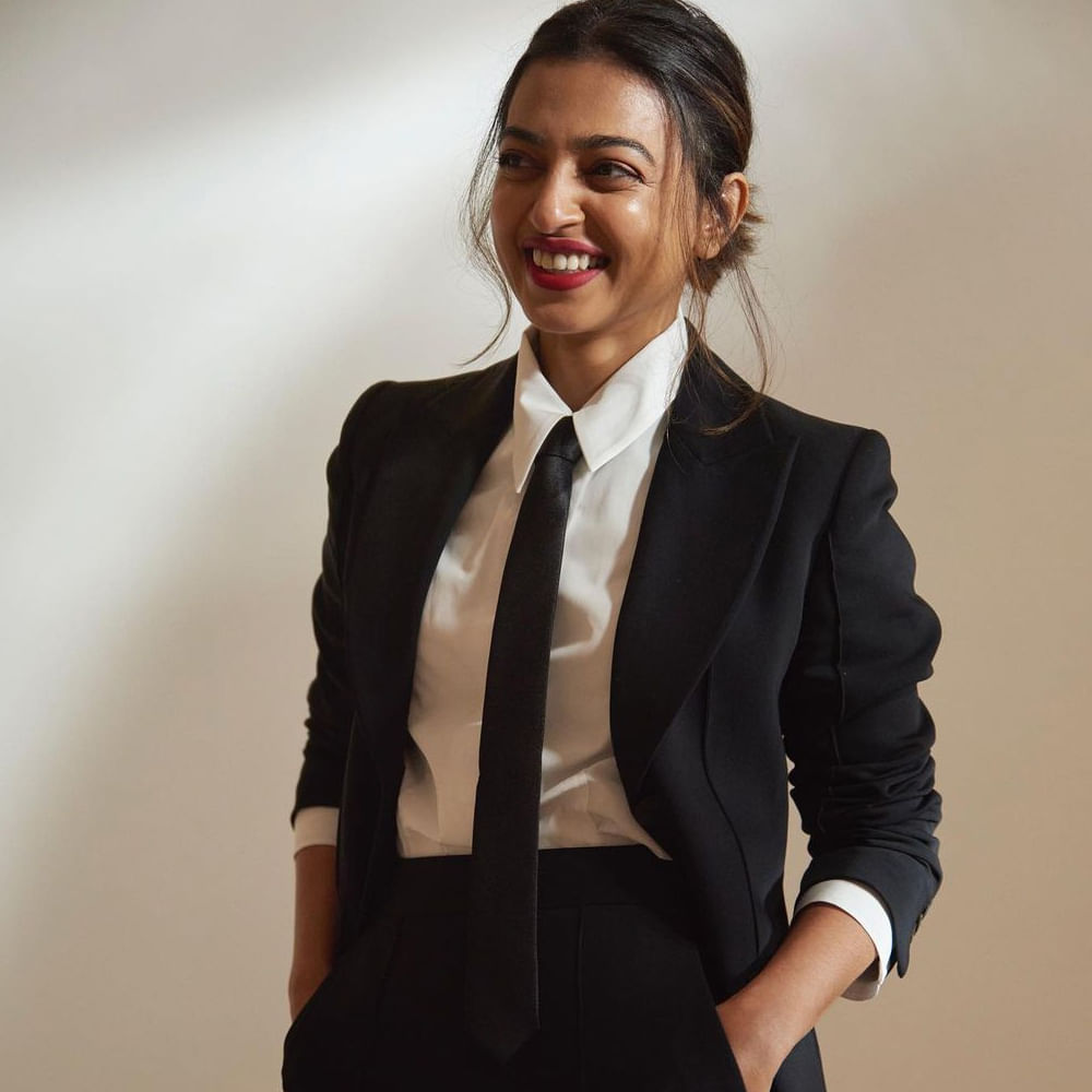 టాలీవుడ్‌లో హీరోయిన్లకే కాదు.. వాళ్ల కోసం రాసే పాత్రలకు ప్రాధాన్యత ఉండదని.. సెట్స్‌లో హీరోయిన్‌ను మూడో వ్యక్తిగా మాత్రమే చూస్తారని విమర్శించారు.