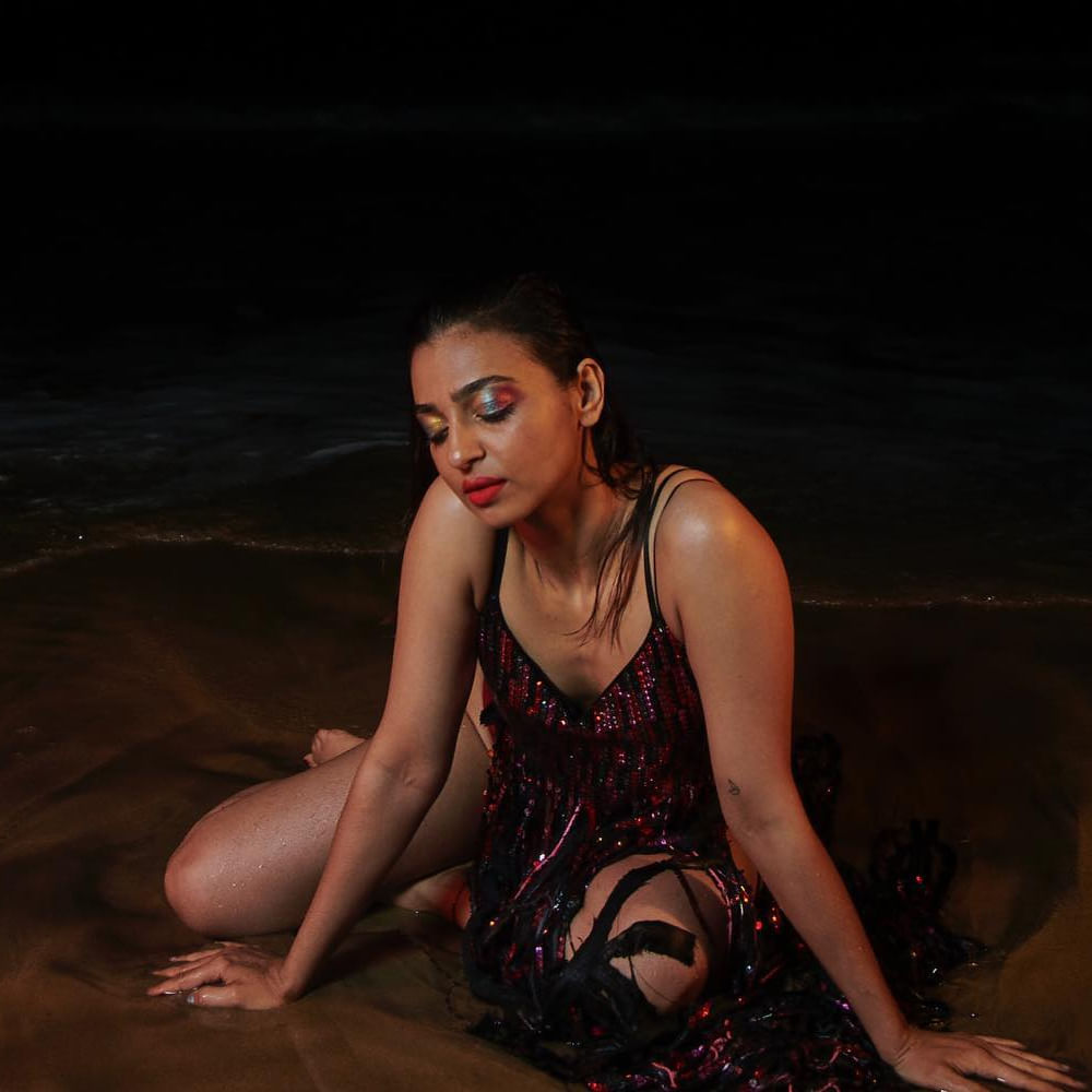 టాలీవుడ్‌లో మేల్ డామినేషన్ ఎక్కువగా ఉంటుందని.. ఇష్టానుసారం షూటింగ్స్ రద్దు చేస్తారని.. చేసినపుడు కనీసం ఇన్ఫర్మేషన్ కూడా ఇవ్వరని చెప్పుకొచ్చారు రాధిక.