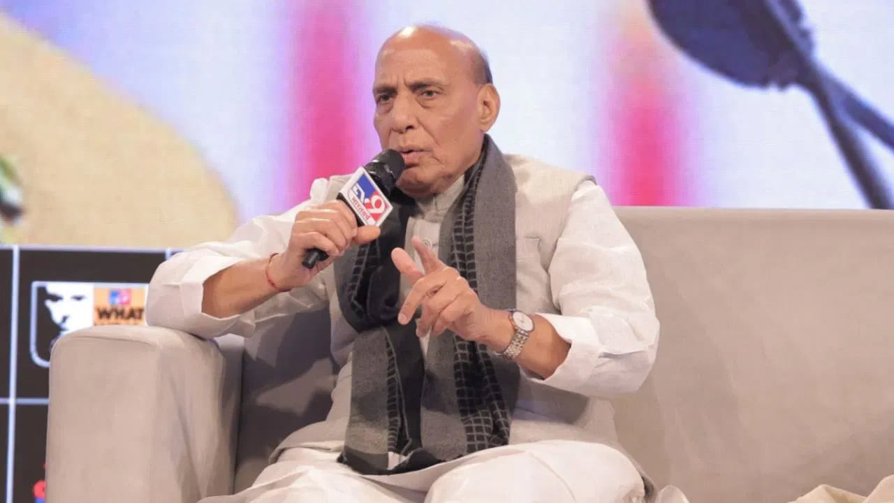 వాట్ ఇండియా థింక్స్ టుడే గ్లోబల్ సమ్మిట్ మూడో రోజున కేంద్ర రక్షణ మంత్రి రాజ్నాథ్ సింగ్ మాట్లాడుతూ.. భారతదేశాన్ని తక్కువ అంచనా వేసి.. ఆటపట్టించే ఎవరినైనా కూడా వదిలిపెట్టేది లేదని హెచ్చరించారు. పుల్వామా, డోక్లాం సంఘటనలకు భారత్ తగిన సమాధానం ఇచ్చిందని ఆయన గుర్తు చేశారు.