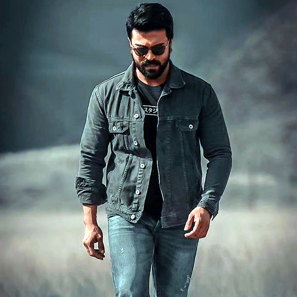 సినిమాపై వస్తున్న గాసిప్స్‌కు స్వయంగా శంకర్ ఫుల్ స్టాప్ పెడుతున్నారు. ఇండియన్ 2పై ఫోకస్ చేస్తూ.. గేమ్ ఛేంజర్‌ను పట్టించుకోవట్లేదంటూ వార్తలొస్తున్న తరుణంలో.. ఈ మధ్యే చరణ్ సినిమా కొత్త షెడ్యూల్ మొదలు పెట్టారు శంకర్.