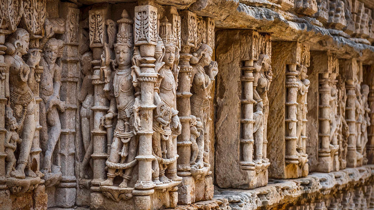 గుజరాత్లోని పటాన్లో సూర్యోదయం నుండి రాత్రి 9 గంటల వరకు 'రాణి కి వావ్'ని ప్రజల సందర్శనార్థం తెరిచే ఉంటుంది. చరిత్రపై ఆసక్తి, కళాత్మక హృదయం కలిగిన ప్రతి ఒక్కరూ తప్పక చూడాల్సిన ప్రదేశం ఇది.