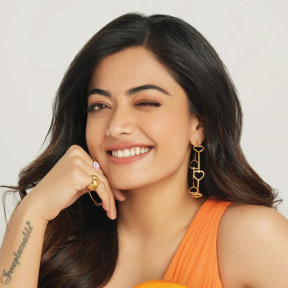 సినిమా సక్సెస్‌ అయ్యీ కాగానే రెమ్యునరేషన్లు పెంచేస్తున్నారనే మాటకు ఇప్పుడు రష్మిక విషయంలో అయితే క్లారిటీ దొరికింది. కానీ, అసలు ఇలాంటి విషయాల్లో గప్‌చుప్‌మనకుండా ఉంటారు హీరోయిన్లు.