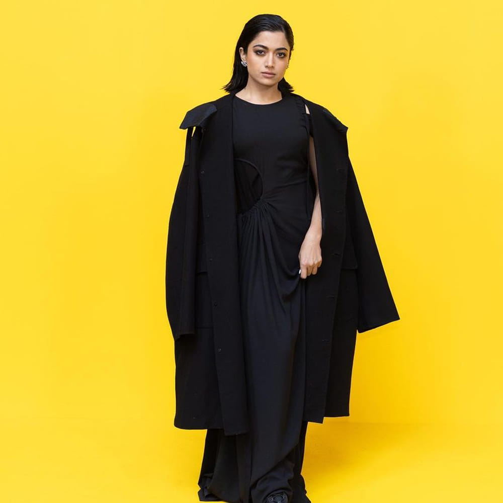 ఇంతకీ అసలేం జరిగింది...? ఈ విషయంలో క్లారిటీ ఇచ్చారు నేషనల్ క్రష్. యానిమల్ సినిమాతో పాన్ ఇండియా రేంజ్లో బ్లాక్ బస్టర్ అందుకున్నారు నేషనల్ క్రష్ రష్మిక మందన్న.