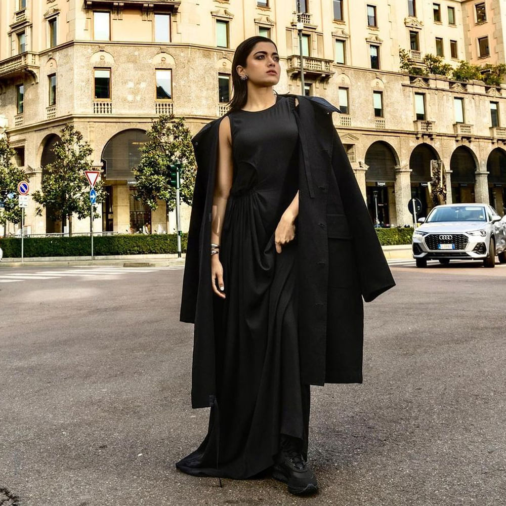 ఈ సినిమాలో రణబీర్ కపూర్ పెర్ఫామెన్స్కు ఎంత పేరొచ్చిందో, రష్మికకు కూడా అదే రేంజ్లో అప్లాజ్ వచ్చింది. అయినా ఆఫ్టర్ రిలీజ్ సక్సెస్ సెలబ్రేషన్స్లో రష్మిక ప్రజెన్సే కనిపించలేదు.