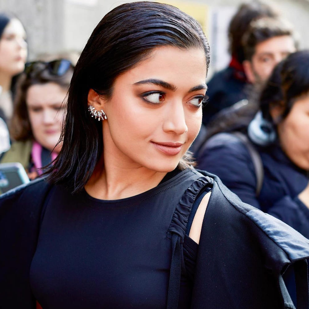 అంతేకాదు ఇప్పటికీ ఆ సక్సెస్ను ఆస్వాదించలేకపోయానన్న గిల్ట్ ఉందన్నారు నేషనల్ క్రష్. ప్రజెంట్ తెలుగులో పుష్ప 2, గర్ల్ఫ్రెండ్, రెయిన్ బో సినిమాలు చేస్తున్నారు ఈ బ్యూటీ.