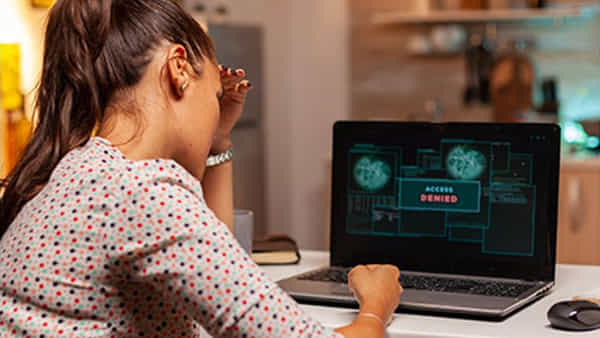 Cyber Fraud: వర్క్ ఫ్రమ్ హోమ్ పేరుతో మెసేజ్లు వస్తున్నాయా.? జాగ్రత్త..