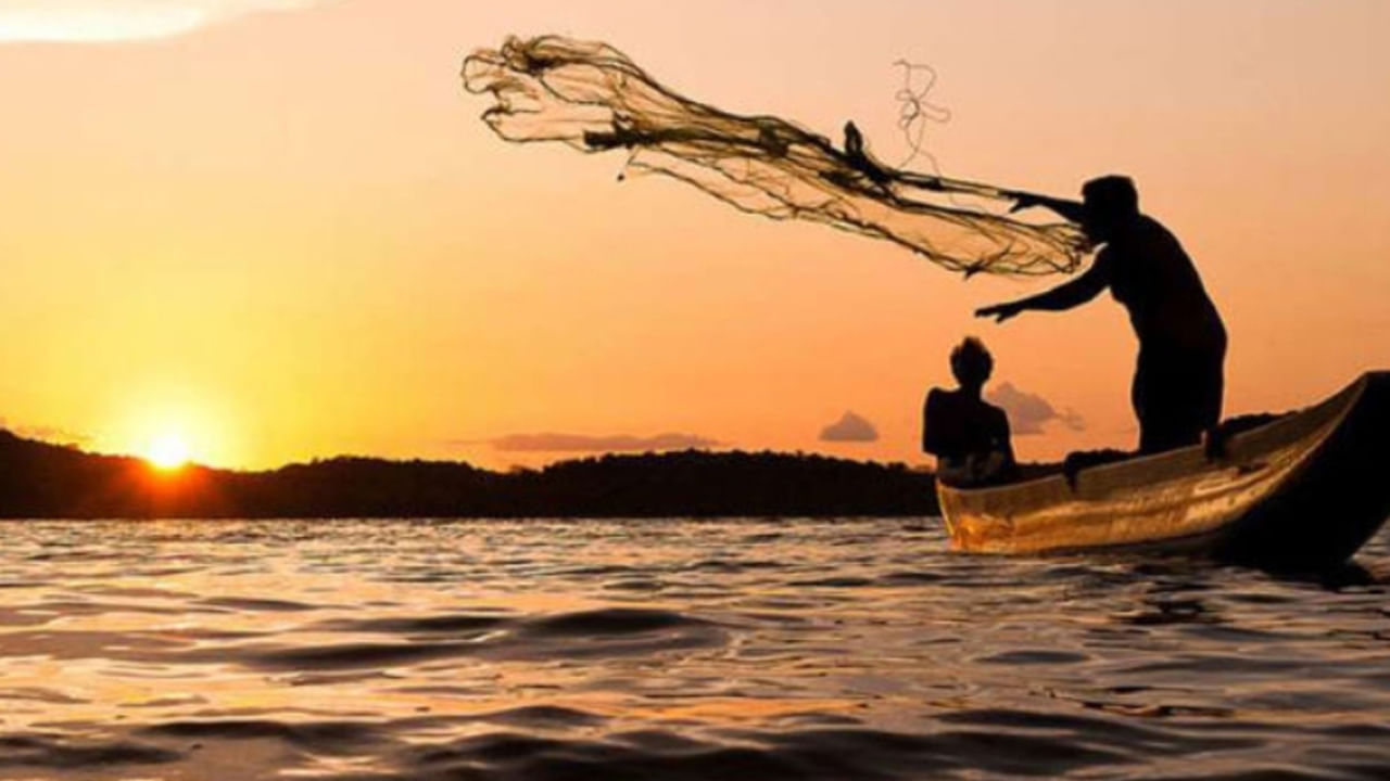 Viral Video: వలకు చిక్కిన అరుదైన అద్భుతం.. ఏంటని పైకి లాగి చూడగా కళ్లు జిగేల్!