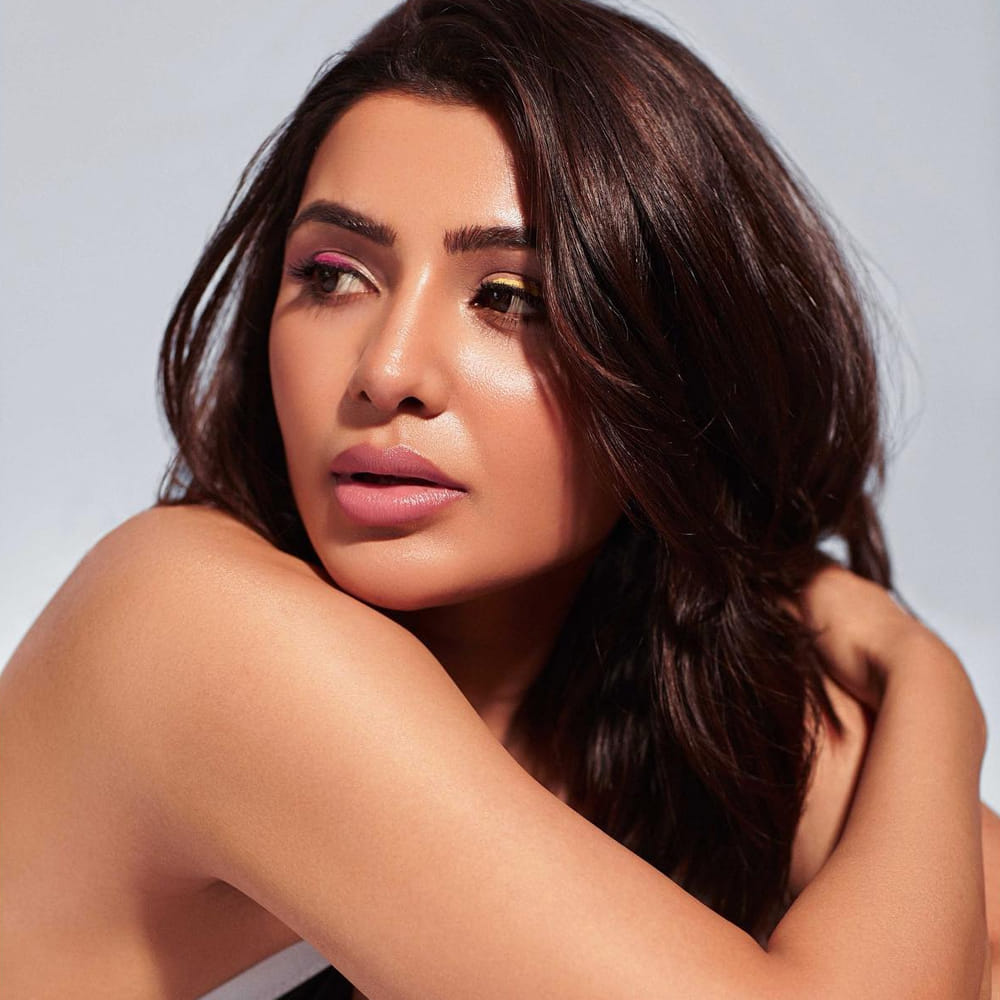 తాజాగా బికినీ ఫోటోషూట్‌తో అందరి మతులు చెడగొట్టే ప్రోగ్రామ్ పెట్టుకున్నారు స్యామ్. ఏదో అనుకున్నాం కానీ సమంత దూకుడు అడ్డుకోవడం అంత ఈజీ కాదు బాసూ..! మిగిలిన హీరోయిన్లతో పోలిస్తే ఈమెలో ఏదో సమ్‌థింగ్ స్పెషల్ ఉంది.