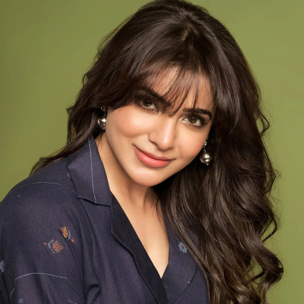 చెన్నై స్టోరీ అనే హాలీవుడ్ సినిమాలో నటించే ఛాన్స్ వచ్చినా.. డేట్స్ కుదరక వదిలేసారు సమంత. ఇదిలా ఉంటే తాజాగా ఈమె చేసిన బికినీ ఫోటోషూట్ సోషల్ మీడియాలో తెగ వైరల్ అవుతుంది. సినిమాల సంగతి పక్కనబెడితే సోషల్ మీడియాలో రచ్చే లేపుతున్నారు స్యామ్. ఎప్పటికప్పుడు హాట్ ఫోటోషూట్స్‌తో మతులు చెడగొడుతున్నారు.