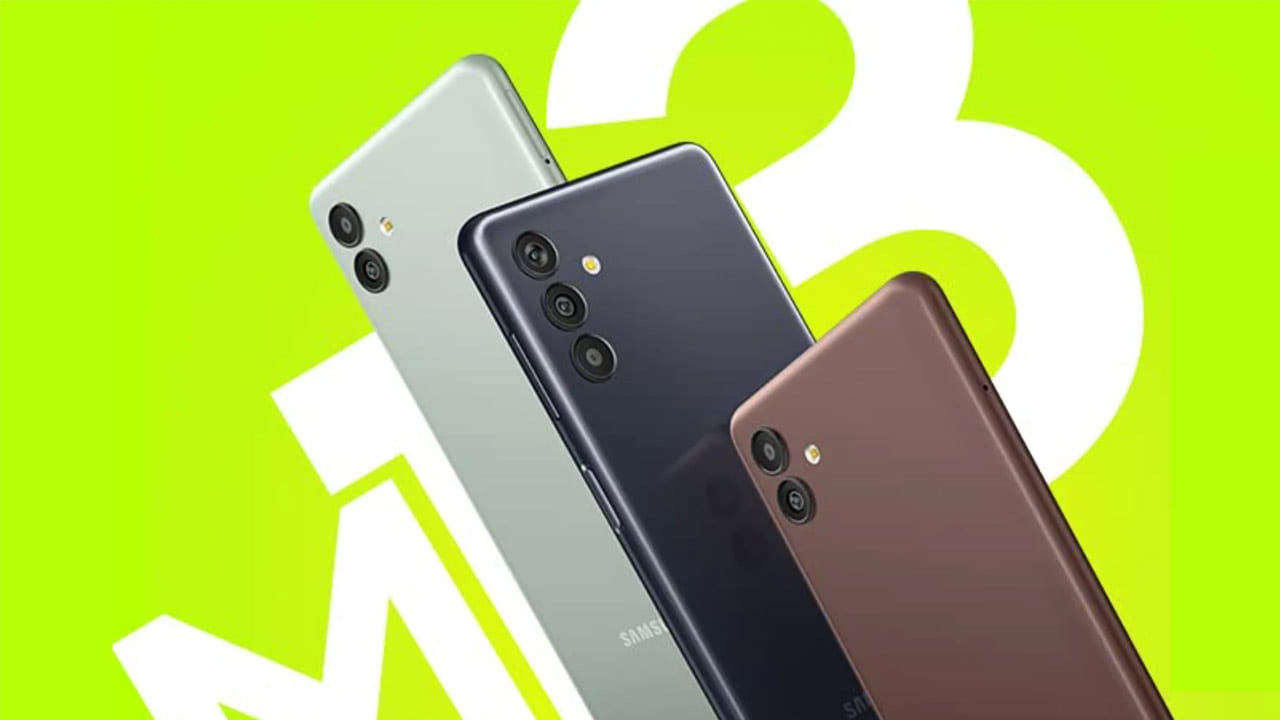 ఇక బడ్జెట్ ఫోన్స్‌లో సామ్‌సంగ్‌ గ్యాలక్సీ ఎమ్‌13 స్మార్ట్ ఫోన్‌ ఒకటి. ఈ ఫోన్‌లో 4జీబీ ర్యామ్‌ను అందించారు, 8జీబీ వరకు ఎక్స్‌టెండ్ చేసుకోవచ్చు. ఇందులో 6000 ఎమ్‌ఏహెచ్‌ బ్యాటరీని అందించారు. 6000 ఎమ్‌ఏహెచ్‌ బ్యాటరీ ఈ ఫోన్‌ సొంతం. స్లీక్‌, మిడ్‌నైట్ బ్లూ కలర్స్‌లో ఈ ఫోన్‌ అందుబాటులో ఉంది. 