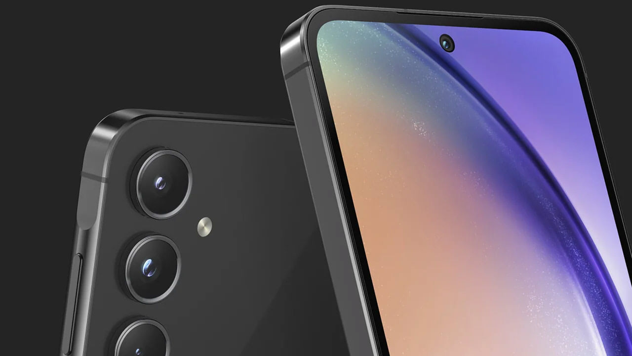 వచ్చే నెలలో వస్తున్న మరో కొత్త స్మార్ట్ ఫోన్‌ సామ్‌సంగ్‌ గ్యాలక్సీ ఏ55. ఈ ఫోన్‌ను మిడ్‌ రేంజ్‌ బడ్జెట్‌లో తీసుకురానున్నారు. సామ్‌సంగ్‌ గ్యాలక్సీ ఏ55 స్మార్ట్ ఫోన్‌ ఎగ్జినాస్‌ 1480 చిప్‌సెప్ ప్రాసెసర్‌తో పనిచేస్తుంది. మార్చి నెల చివరల్లో ఈ ఫోన్‌ను మార్కెట్లోకి తీసురానున్నారు. 