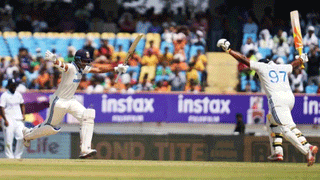 Video: 4 ఫోర్లు, 4 సిక్సులతో 4 భారీ రికార్డులు.. కట్‌చేస్తే.. చివరికి ఊహించని షాక్‌లో ఆజామూ..