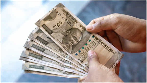 SCSS: వృద్ధులకు సూపర్ స్కీమ్.. 8.2శాతం వడ్డీతో ప్రతి నెల రూ. 20వేలు పొందే అవకాశం..