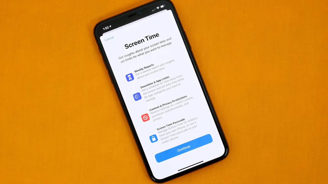 కొన్ని రకాల స్మార్ట్ ఫోన్స్‌లో స్క్రీన్‌ టైమ్‌ లిమిట్ సెట్‌ చేసుకునే అవకాశం ఉంటుంది. లేదంగా ప్లేస్టోర్‌లో ఇలాంటి యాప్స్‌ అందుబాటులో ఉంటాయి. ఈ యాప్‌ సహాయంతో ఫోన్‌లో స్క్రీన్‌ టైమ్‌ను సెట్‌ చేసుకోవచ్చు. ఇలా చేస్తే మీరు సెట్‌ చేసిన సమయానికి స్క్రీన్‌ దానంతట అదే ఆఫ్‌ అయ్యేలా చేసుకోవచ్చు. 