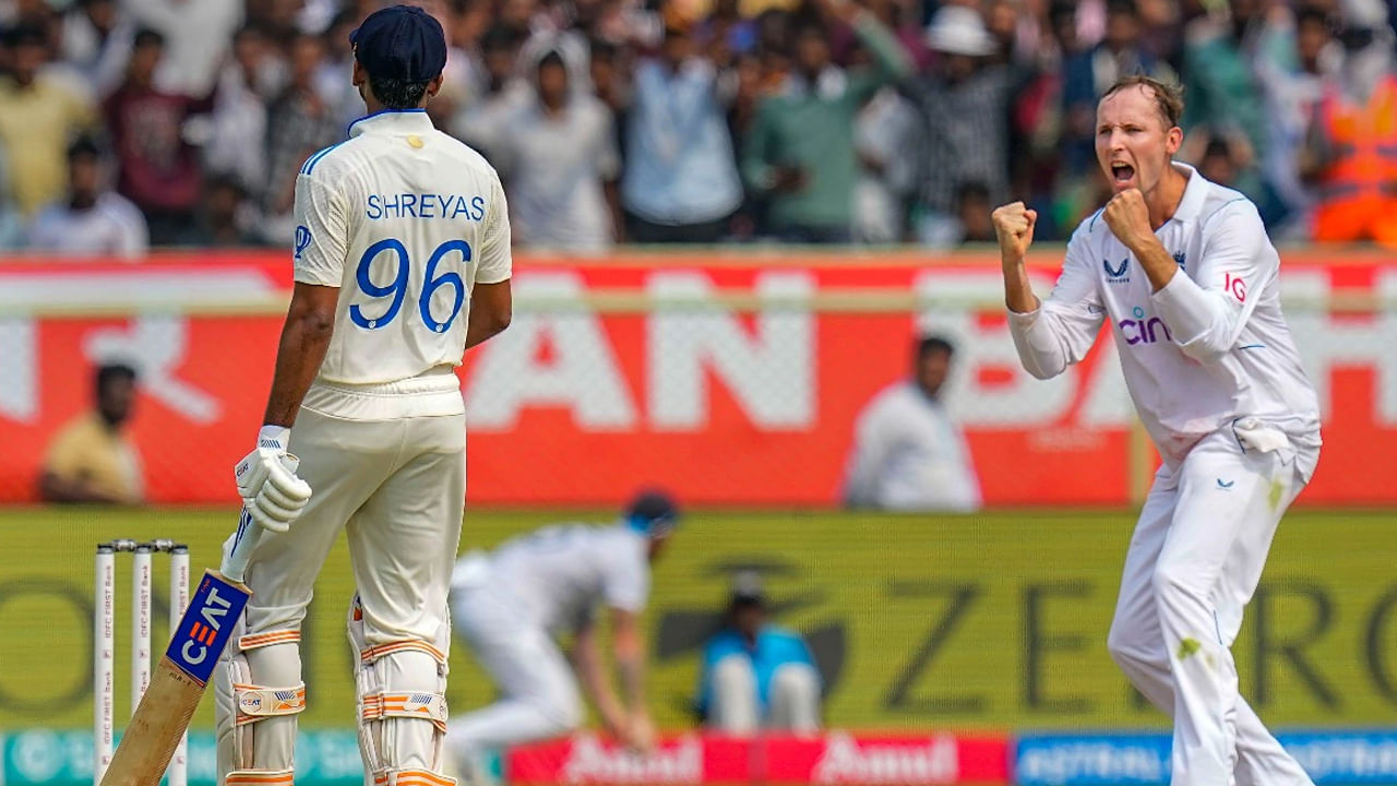 అయితే శ్రేయాస్ అయ్యర్‌ను గాయం కారణంగా సెలెక్టర్లు పక్కనపెట్టలేదని తెలుస్తోంది. అతడి ఆటతీరు పేలవంగా ఉండటమే ఈ ఉద్వాసనకు కారణమని ఇన్‌సైడ్ టాక్. రెండో టెస్టులో వెన్ను నొప్పితో అయ్యర్ బాధపడినా.. ఇప్పుడు ఫిట్‌గానే ఉన్నాడట. గాయం తర్వాత రీ-ఎంట్రీలో అయ్యర్ స్కోర్లు 4, 12, 0, 26, 31, 6, 0, 4 నాటౌట్, 35, 13, 27, 29గా ఉన్నాయి. చివరిగా 2022లో బంగ్లాదేశ్‌తో జరిగిన టెస్టు మ్యాచ్ ఒక ఇన్నింగ్స్‌లో మాత్రమే 87 పరుగులు చేశాడు. 