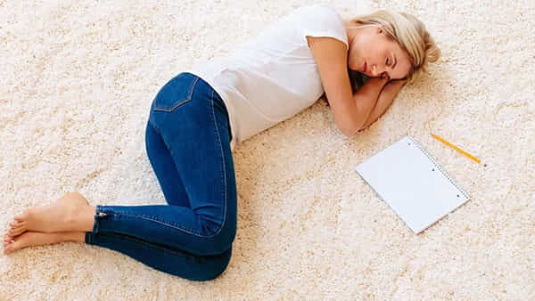 Sleep on The Floor : నేలపై పడుకుంటే ఇన్ని లాభాలా..? మరెందుకు ఆలస్యం బెడ్ను మడతపెట్టేయండి..!