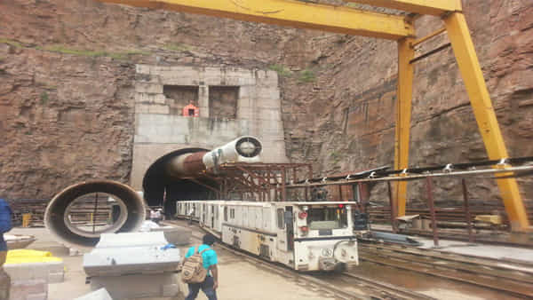 SLBC canal: ఎస్ఎల్బీసీ కాల్వపై రేవంత్ సర్కార్ కీలక నిర్ణయం.. ఇక కష్టాలు తీరినట్లేనా..?
