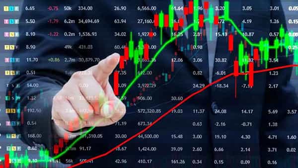 Share Market: బడ్జెట్ రోజున అచితూచి అడుగులు వేస్తున్న స్టాక్ మార్కెట్.. Paytm షేర్లలో విలవిల