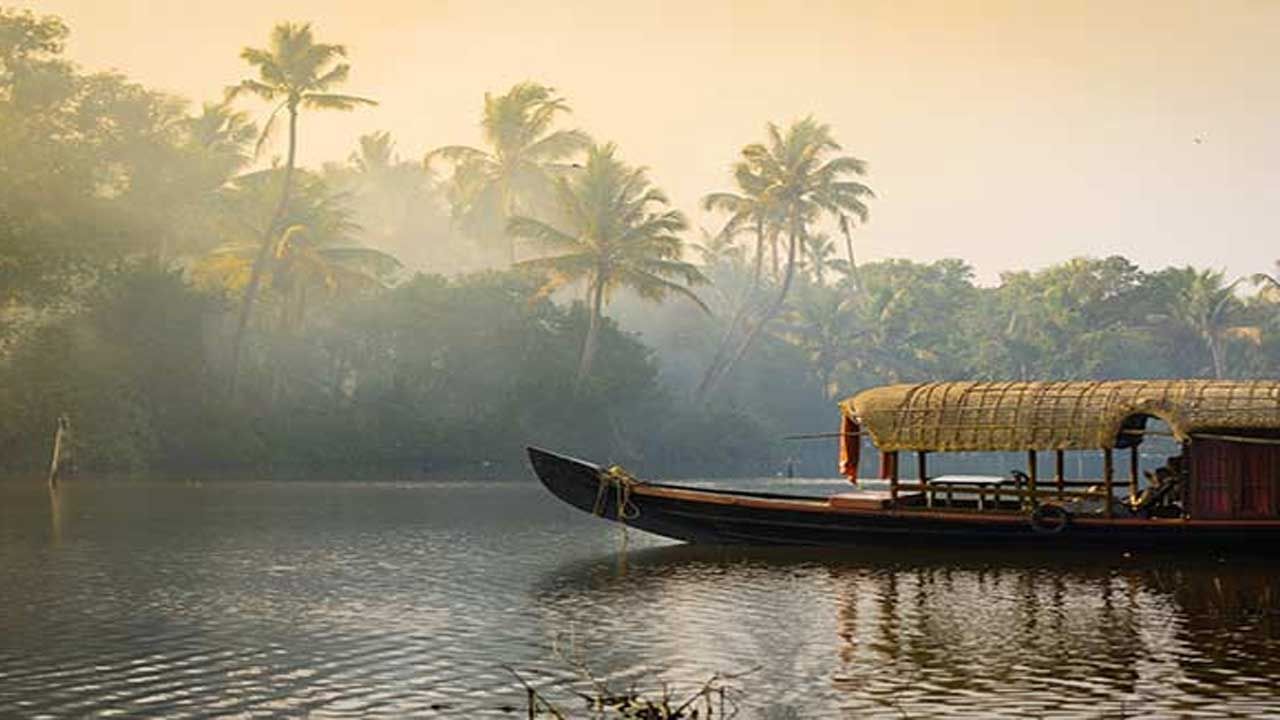 South India Tourist Places: దక్షిణ భారత్‌లో అద్భుతమైన టూరిస్ట్ స్పాట్స్‌.. వీకెండ్‌కు ప్లాన్‌ చేసేయండి!