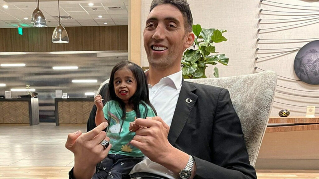 Tallest Man And Shortest Woman