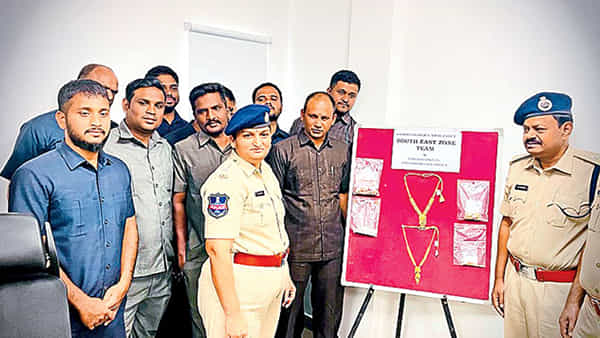 Hyderabad: 16 గంటల్లో బంగారం దొంగలను పట్టేశారు..