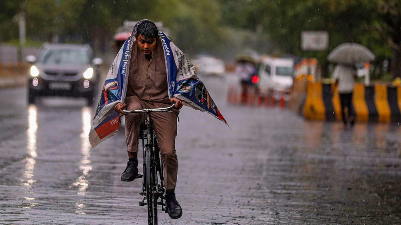 తెలుగు రాష్ట్రాల్లో చల్ల.. చల్లని వెదర్.. ఈ ప్రాంతాలకు ఉరుములు, మెరుపులతో కూడిన వర్షాలు.!