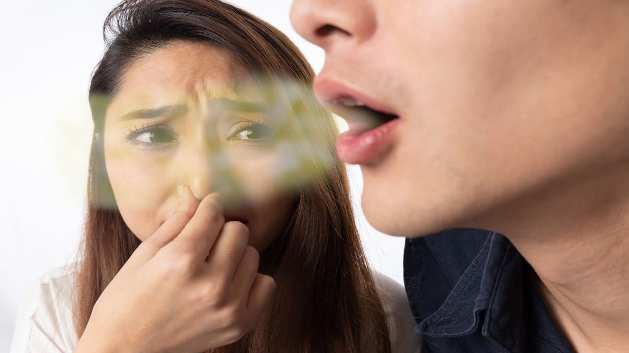 Tips for bad breath: నోటి దుర్వాసనకు నిమిషాల్లో చెక్‌..! ఈ టిప్స్‌ ఫాలో అయితే చాలు..