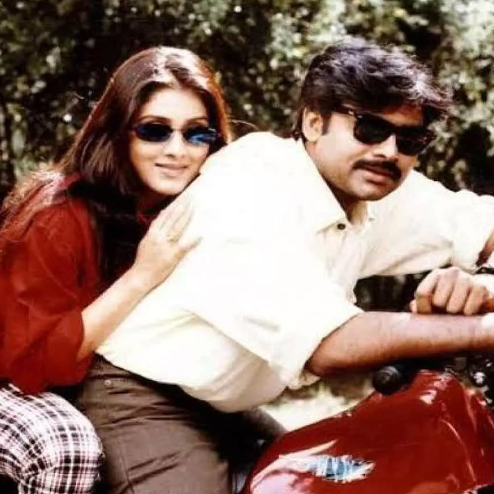 పవన్ కళ్యాణ్ తొలిప్రేమను ఇప్పటికే ఓసారి రీ రిలీజ్ చేసారు. అయినా కూడా వాలంటైన్స్ డే పుణ్యమా అని మరోసారి తీసుకొస్తున్నారు. ఇప్పటికే హైదరాబాద్ సహా చాలా చోట్ల బుకింగ్స్ ఓపెన్ అయ్యాయి. ఇవన్నీ ఎప్పుడో వచ్చిన సినిమాలైతే.. రెండేళ్ల కింద వచ్చిన క్లాసిక్ బ్లాక్ బస్టర్ సీతా రామం సినిమాకు వాలంటైన్స్ డే రోజు స్పెషల్ ప్రీమియర్స్ ప్లాన్ చేస్తున్నారు. 