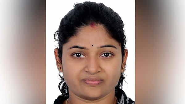 TSPSC Drug Inspector Results: వరుసగా 3 ప్రభుత్వ ఉద్యోగాలు సాధించిన కొరుట్ల యువతి.. డ్రగ్ ఇన్స్పెక్టర్ ఫలితాల్లోనూ 1st ర్యాంక్!