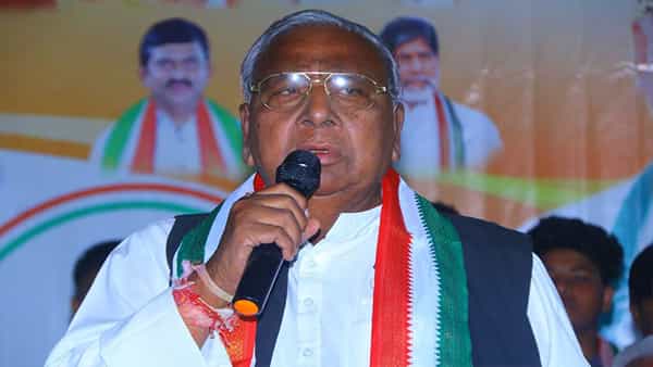 వారంతా పార్టీలో చేరుతున్నారు.. మరి ఒరిజినల్ కాంగ్రెస్ కార్యకర్తల పరిస్థితి ఏంటి..? వీహెచ్ సంచలన వ్యాఖ్యలు..