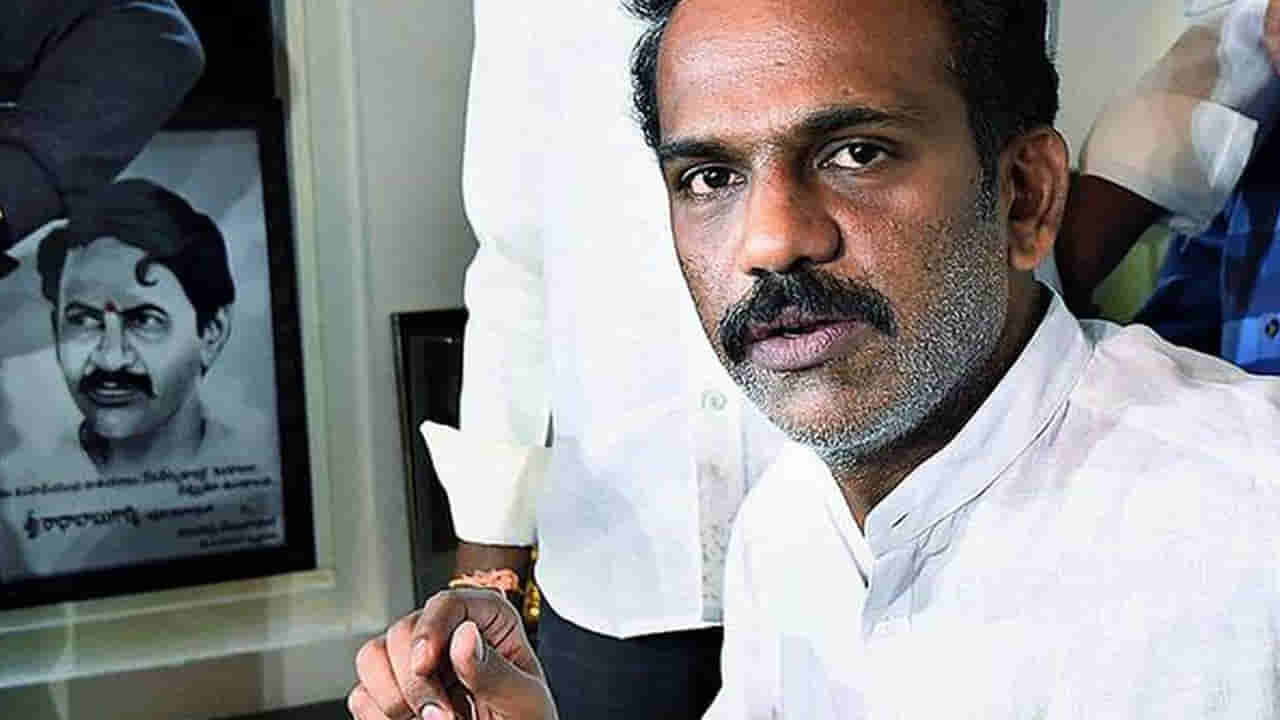 AP News: ఆ పవర్ ఫుల్ నేత దారెటు.. ఈ సారైనా ఎన్నికల బరిలో నిలిచేనా..?