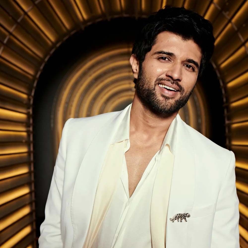 హీరోలకి దర్శకులతో, హీరోయిన్లతో హిట్ కాంబినేషన్స్ ఉండటం పెద్ద విషయం కాదు. కానీ సింగర్స్‌తో క్లాసిక్ కాంబినేషన్ ఉంటే మాత్రం సమ్‌థింగ్ స్పెషల్. ఒకప్పుడు అలాంటి బాండింగ్ ఉండేది. ఇప్పుడు మళ్లీ ఆ మ్యాజిక్ విజయ్ దేవరకొండ, సిద్ శ్రీరామ్‌తో రిపీట్ అవుతుంది. తాజాగా ఈ కాంబోలో మరో మ్యాజికల్ సాంగ్ వచ్చింది. విజయ్, సిద్ కాంబినేషన్‌పై స్పెషల్ స్టోరీ.. 