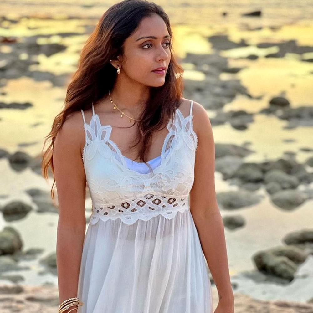 హీరోయిన్ గా కొన్ని సినిమాల్లో నటించి మెప్పించింది వితికాషేరు. హీరోయిన్ గా పెద్దగా సక్సెస్ కాలేక పోయింది. ఆ తర్వాత పలు సినిమాల్లో చిన్న చిన్న పాత్రలు చేసింది. 