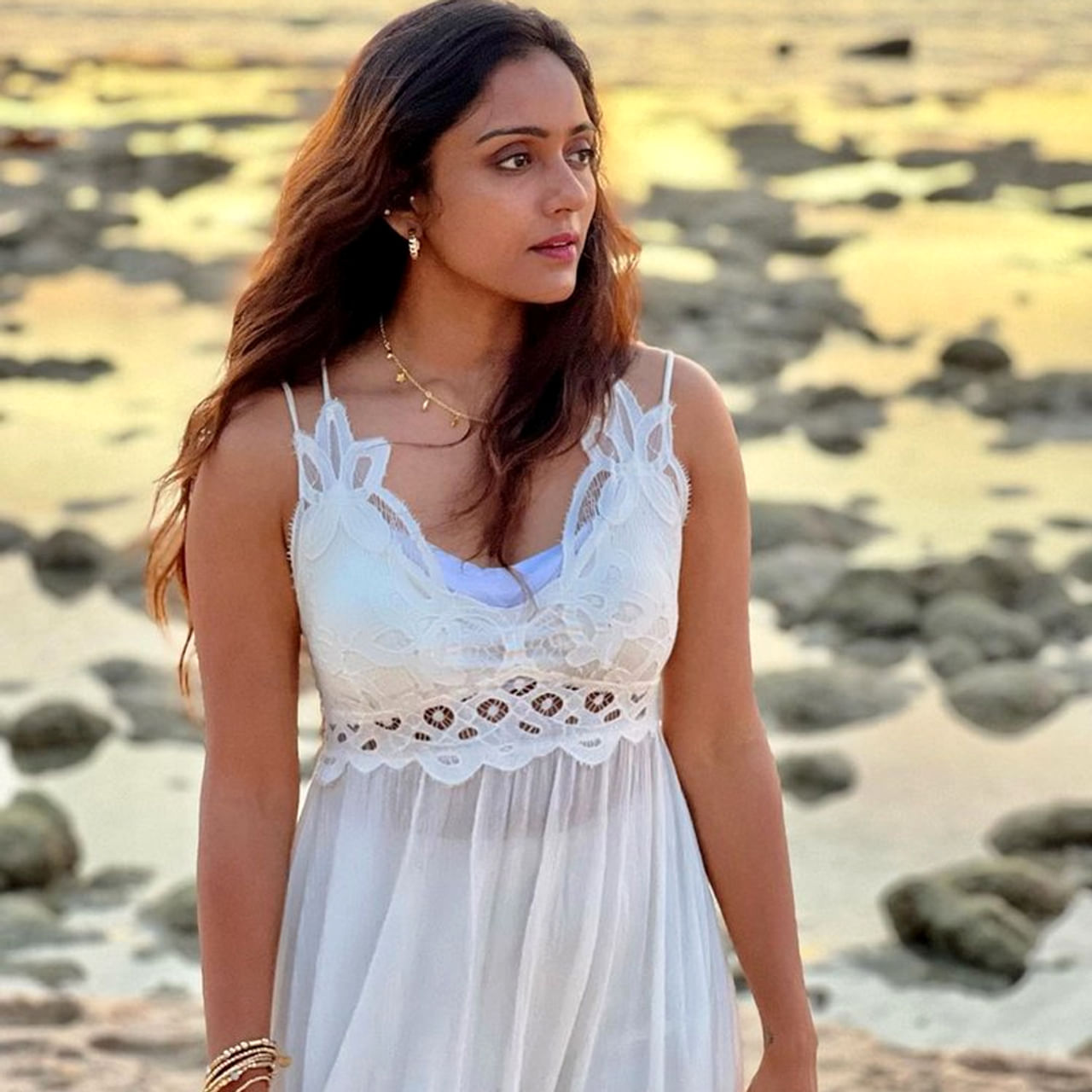 హీరోయిన్ గా కొన్ని సినిమాల్లో నటించి మెప్పించింది వితికాషేరు. హీరోయిన్ గా పెద్దగా సక్సెస్ కాలేక పోయింది. ఆ తర్వాత పలు సినిమాల్లో చిన్న చిన్న పాత్రలు చేసింది.