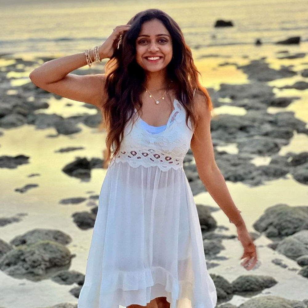 ప్రస్తుతం వితిక సొంత యూట్యూబ్ ఛానెల్ తో బిజీగా ఉంది. రకరకాల వీడియోలు చేస్తూ అభిమానులతో టచ్ లో ఉంటుంది ఈ అమ్మడు.