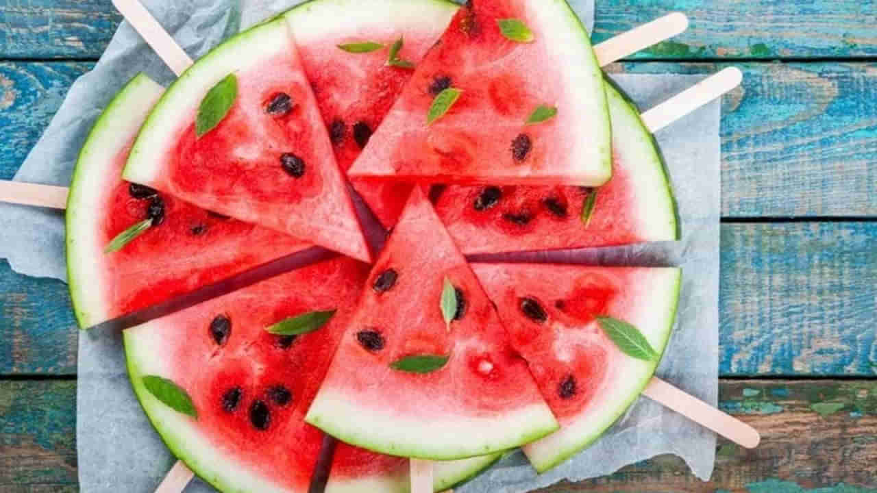 వేసవి వచ్చింది కదా అని.. ఆబగా పుచ్చకాయ తింటున్నారా.? ఇది తెలుసుకోండి..