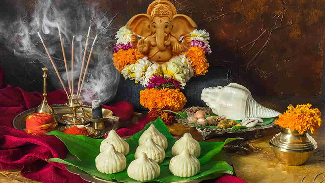 Ganesh Puja Tips: ఇతరులను నిందించి బుధ దోషంతో బాధపడుతున్నారా.. బుధవారం గణపతిని ఇలా పూజించండి..