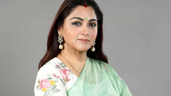 Khushbu Sundar : నా తండ్రే నన్ను వేధించాడు.. షాకింగ్ విషయం చెప్పిన కుష్బూ