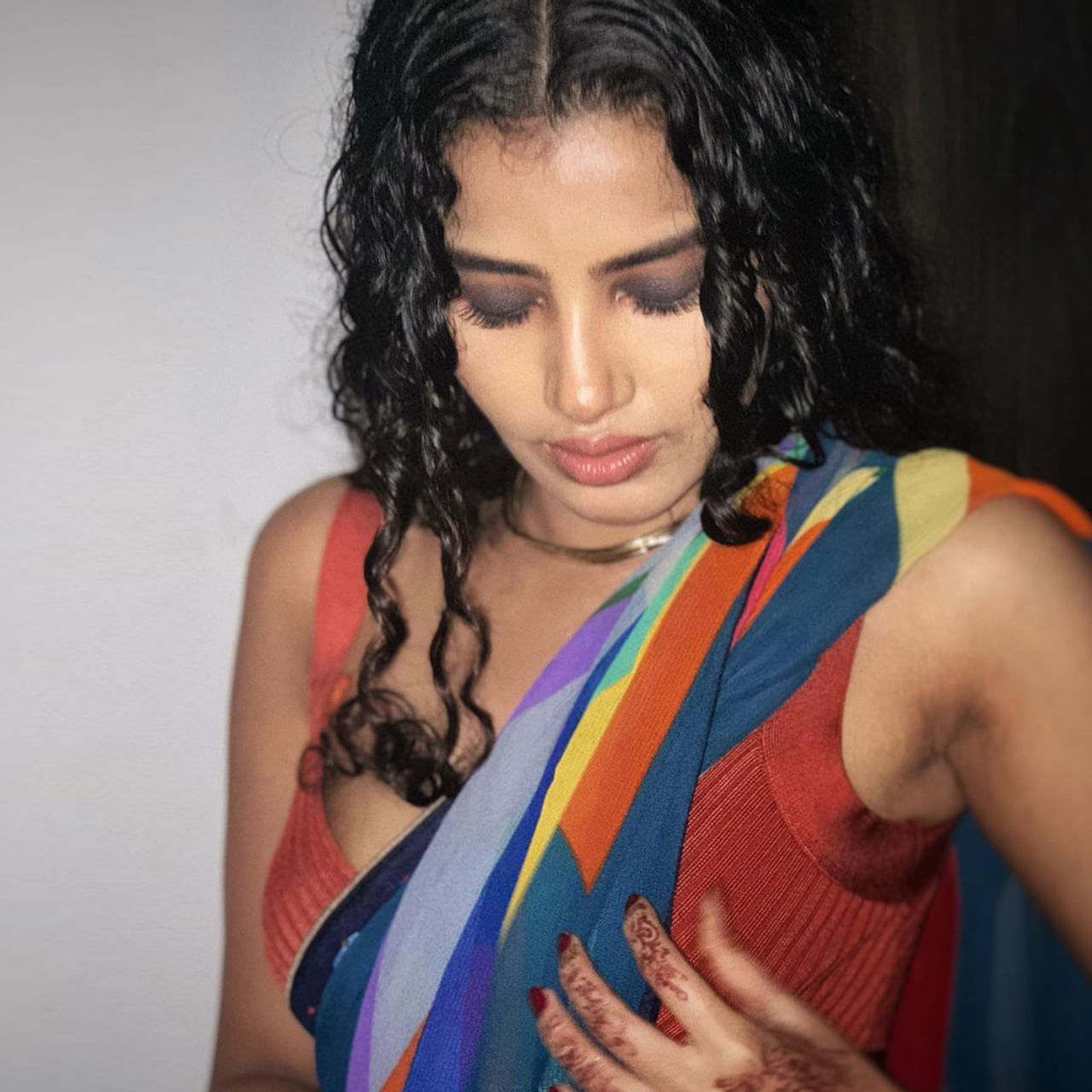 చక్కనమ్మ చిక్కినా అందమే.. అన్నది పాత సామెత ప్రజెంట్ జనరేషన్‌లో చక్కనమ్మ చిక్కితేనే అందం అంటున్నారు ఇండస్ట్రీ జనాలు. అందుకే ముద్దుగుమ్మలు జిమ్‌లో గట్టిగా కష్టపడుతున్నారు.