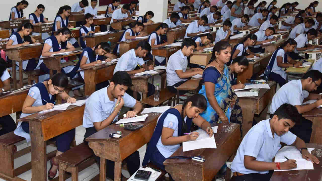 AP 10th Class Exams: రేపట్నుంచి తెలుగు రాష్ట్రాల్లో పదో తరగతి పరీక్షలు.. విద్యార్ధులు ఈ తప్పులు చేయకండి