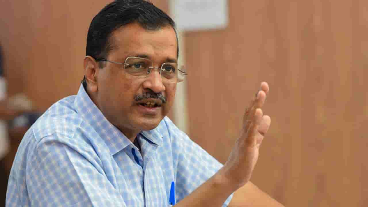 Delhi Liquor Scam Case: ఢిల్లీలో హైటెన్షన్.. సీఎం కేజ్రీవాల్ ఇంట్లో ఈడీ సోదాలు..