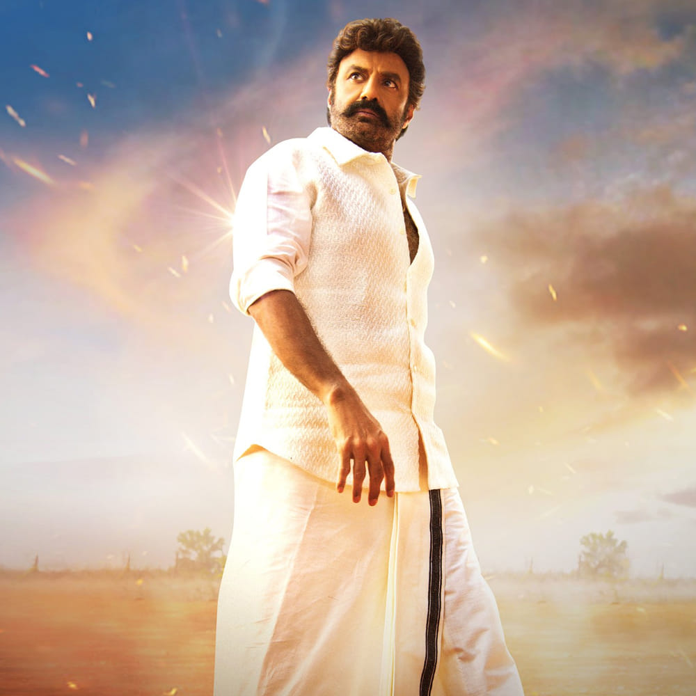 నిన్నగాక మొన్నొచ్చిన హీరోలు కూడా పాన్ ఇండియన్ సినిమాలు చేస్తున్నపుడు.. బాలయ్య ఎందుకు అటు వైపు చూడట్లేదనే అనుమానాలు చాలా కాలంగా ఉన్నాయి. కానీ ప్రతీదానికి ముహూర్తం చూసుకునే బాలయ్య.. పాన్ ఇండియాను మాత్రం వదిలేస్తారా..? ప్రస్తుతం ఈ పని మీదే ఉన్నారు NBK. 