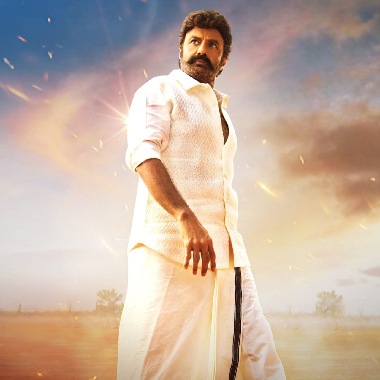 నిన్నగాక మొన్నొచ్చిన హీరోలు కూడా పాన్ ఇండియన్ సినిమాలు చేస్తున్నపుడు.. బాలయ్య ఎందుకు అటు వైపు చూడట్లేదనే అనుమానాలు చాలా కాలంగా ఉన్నాయి. కానీ ప్రతీదానికి ముహూర్తం చూసుకునే బాలయ్య.. పాన్ ఇండియాను మాత్రం వదిలేస్తారా..? ప్రస్తుతం ఈ పని మీదే ఉన్నారు NBK. 