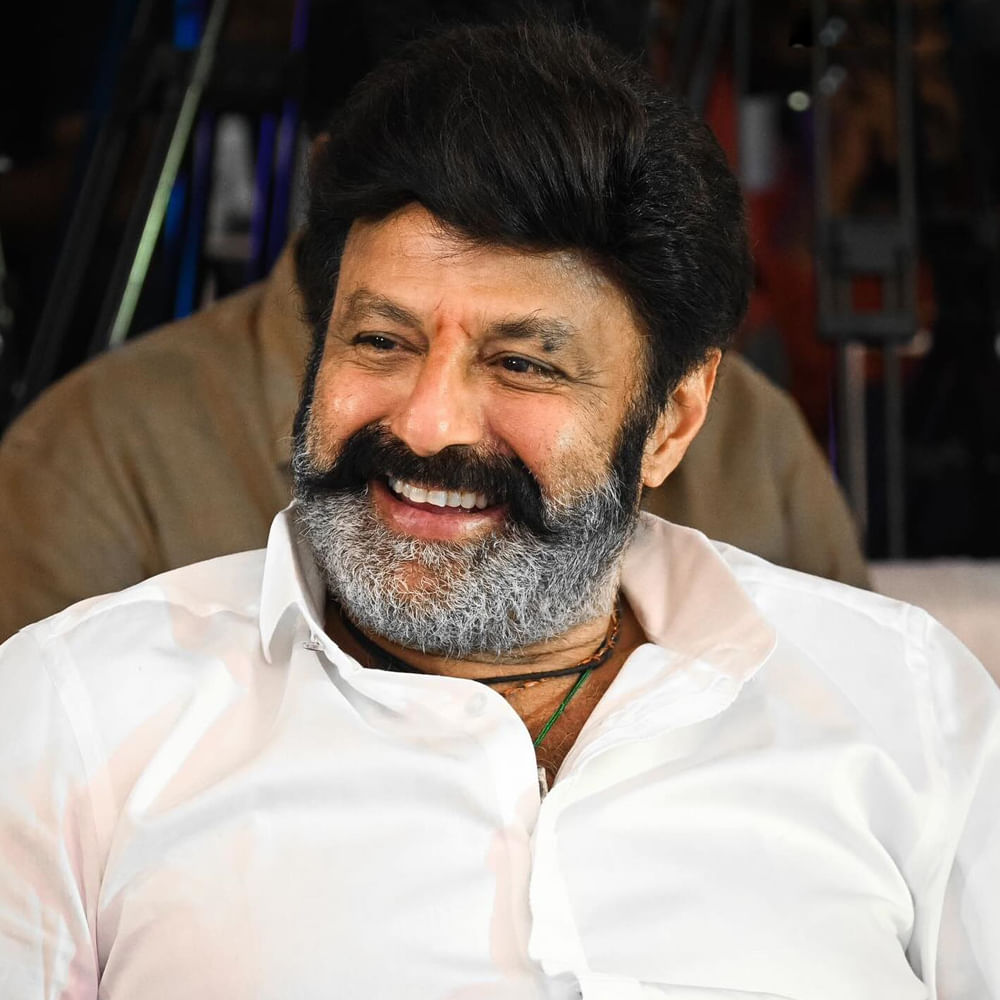 బాలయ్య ఎమ్మెల్యేగా ఉన్నా.. తన సినిమాలకు ఇబ్బంది రాకుండా ఇన్నాళ్లూ చూసుకున్నారు. కానీ మెయిన్ ఎలక్షన్స్ రావడంతో బ్రేక్ ఇవ్వక తప్పట్లేదు. ఎన్నికలవ్వగానే.. బాబీ సినిమాను పూర్తి చేయనున్నారు బాలయ్య. మరోవైపు పవన్ కూడా ఓజితో పాటు హరిహర వీరమల్లుపై ఫోకస్ చేయనున్నారు. కానీ ఇవన్నీ జరగాలంటే ముందు ఏపీలో ఎన్నికల వేడి తగ్గాలి.