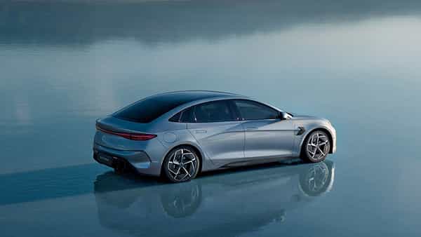 BYD Seal: షాకింగ్ ధరతో బీవైడీ సీల్ నుంచి నయా ఈవీ కారు రిలీజ్.. బుకింగ్స్ ఓపెన్..!