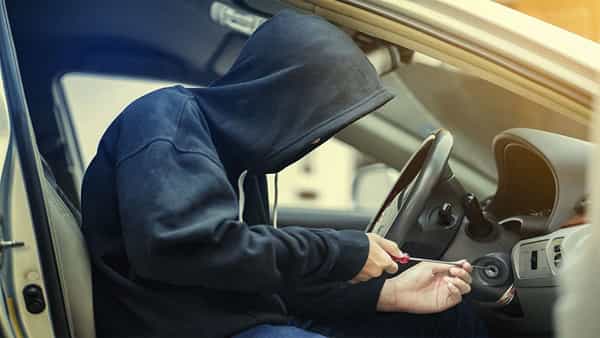 Car Theft: కార్లలో ఆ ఫీచర్ వల్ల దొంగతనాల పెరుగుదుల.. ఈ టిప్స్ పాటిస్తే సమస్య ఫసక్